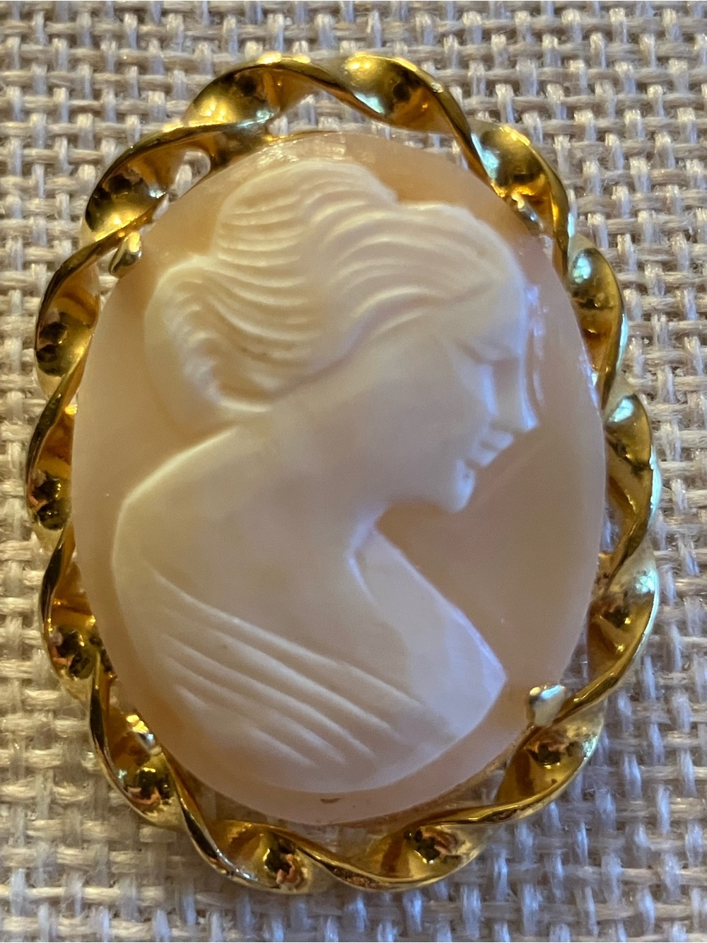 She’ll Cameo 1 1/2” Long - Picture 8 of 11